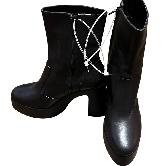 GIANNI BINI BLACK LEATHER PLATFORM BOOTS W/SIDE ZIP SIZE 9.5M - Picture 4 of 7